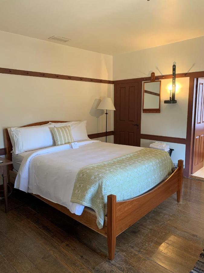 Shaker Village Of Pleasant Hill Harrodsburg Exterior photo
